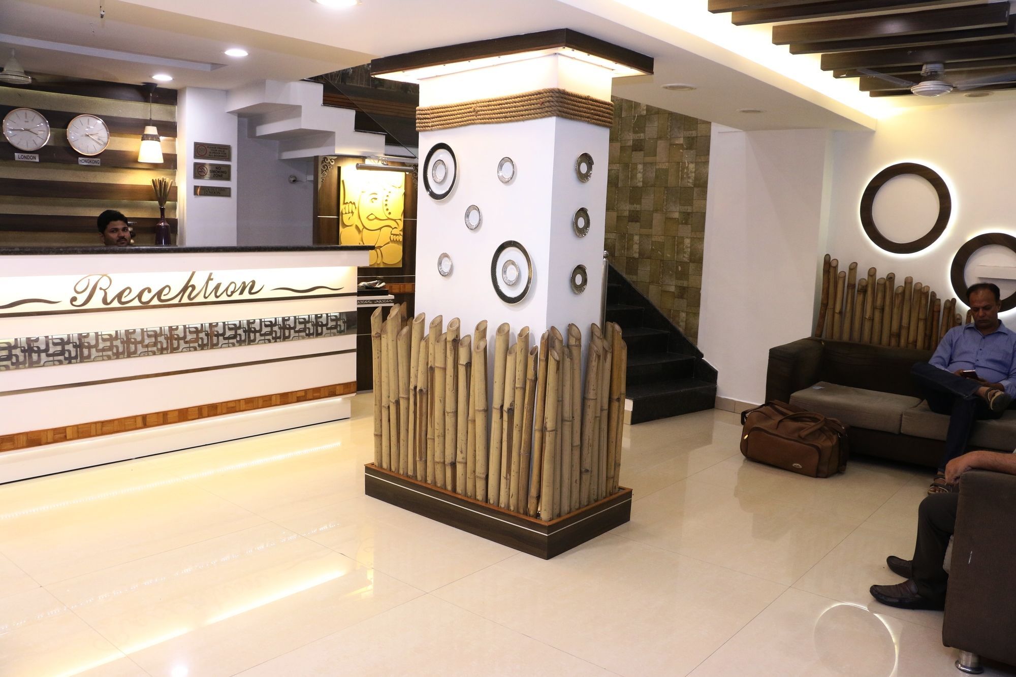 Hotel Shalimar Deluxe Bhopal Bagian luar foto